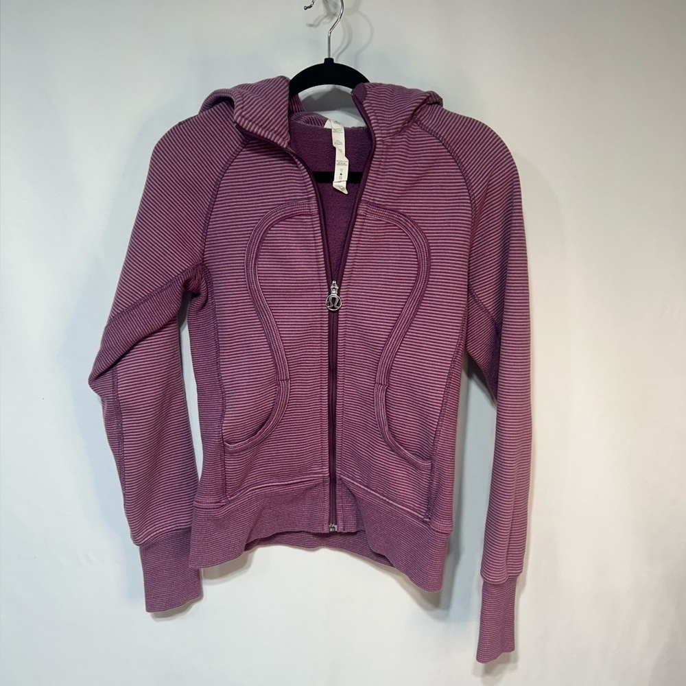 Lululemon scuba hoodie. Full zip. Size 6. New condition. Burgundy.